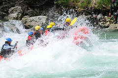 Personen beim Rafting auf der Salza