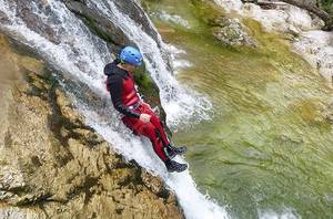 Canyoning - Rutschen von Pool zu Pool