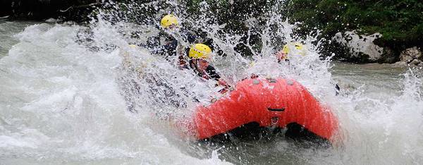 Rafting durch die Stromschnellen