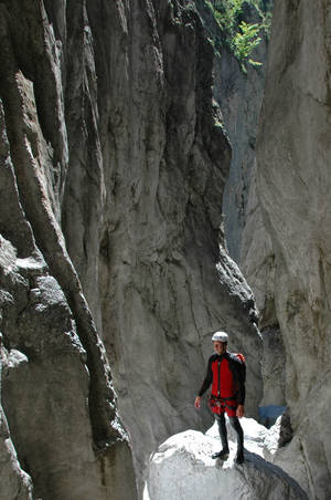 Schlucht mit Mann