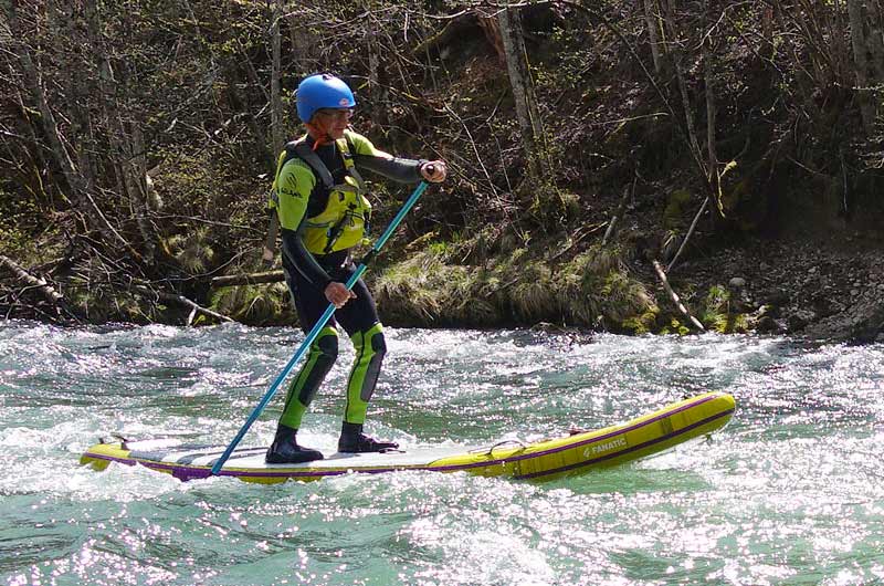 Stand up Paddling Whitewater