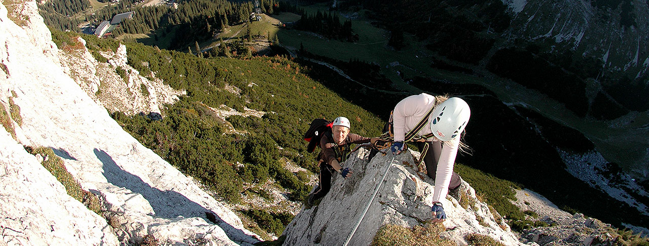 Ehepaar beim Klettern am Hochkar